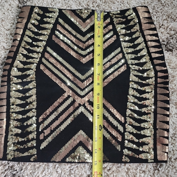 Express Sequin Mini Skirt with Black, Gold and Bronze Pattern Size XS - Picture 4 of 8